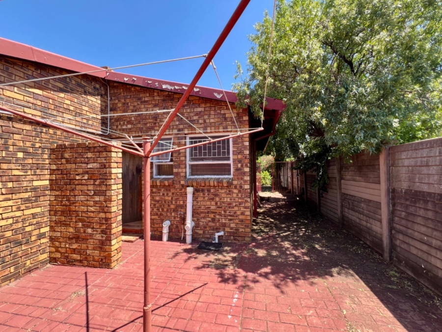 3 Bedroom Property for Sale in Garsfontein Gauteng