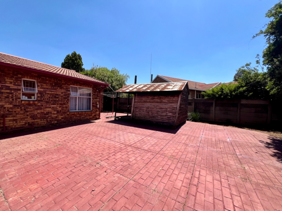 3 Bedroom Property for Sale in Garsfontein Gauteng