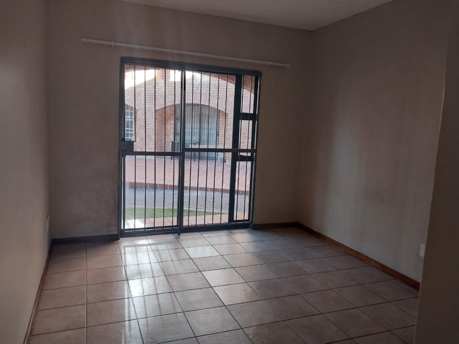To Let 1 Bedroom Property for Rent in Hillcrest Gauteng
