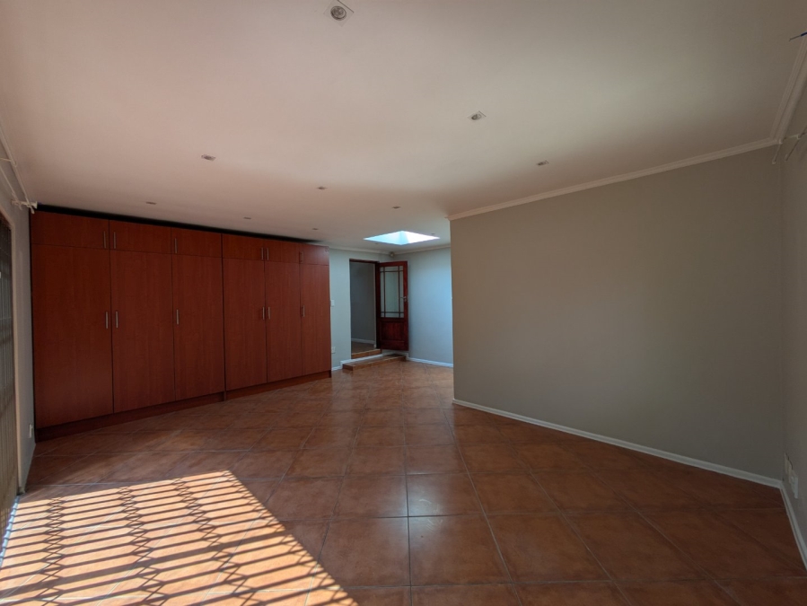 To Let 5 Bedroom Property for Rent in Weltevreden Park Gauteng