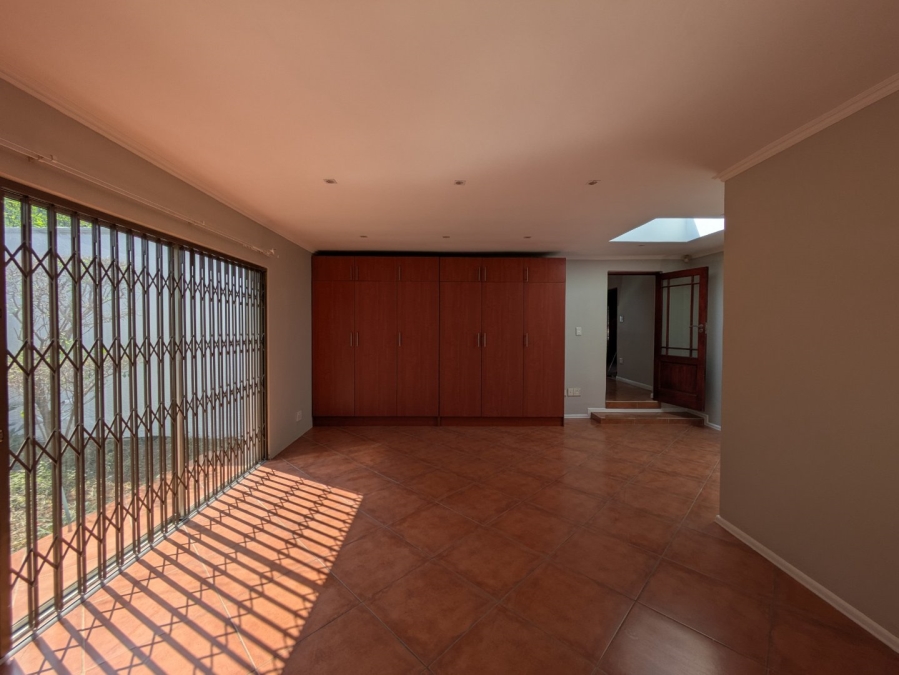 To Let 5 Bedroom Property for Rent in Weltevreden Park Gauteng