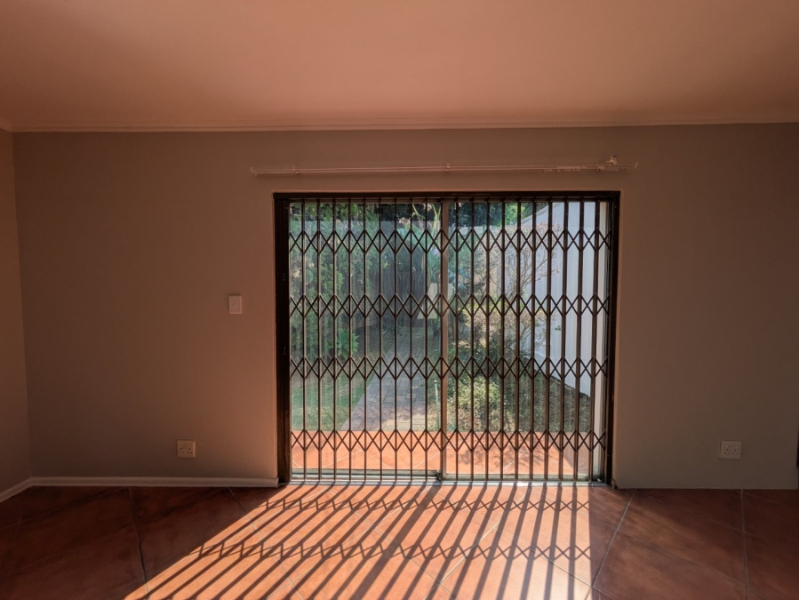 To Let 5 Bedroom Property for Rent in Weltevreden Park Gauteng