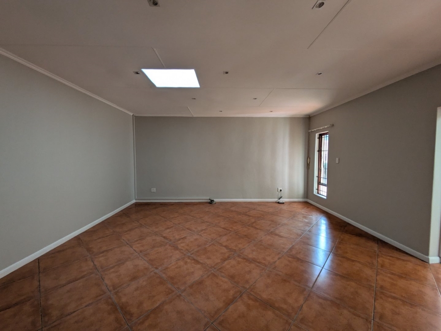 To Let 5 Bedroom Property for Rent in Weltevreden Park Gauteng