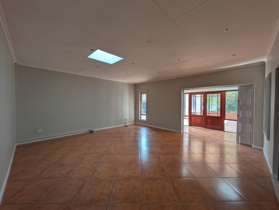 To Let 5 Bedroom Property for Rent in Weltevreden Park Gauteng