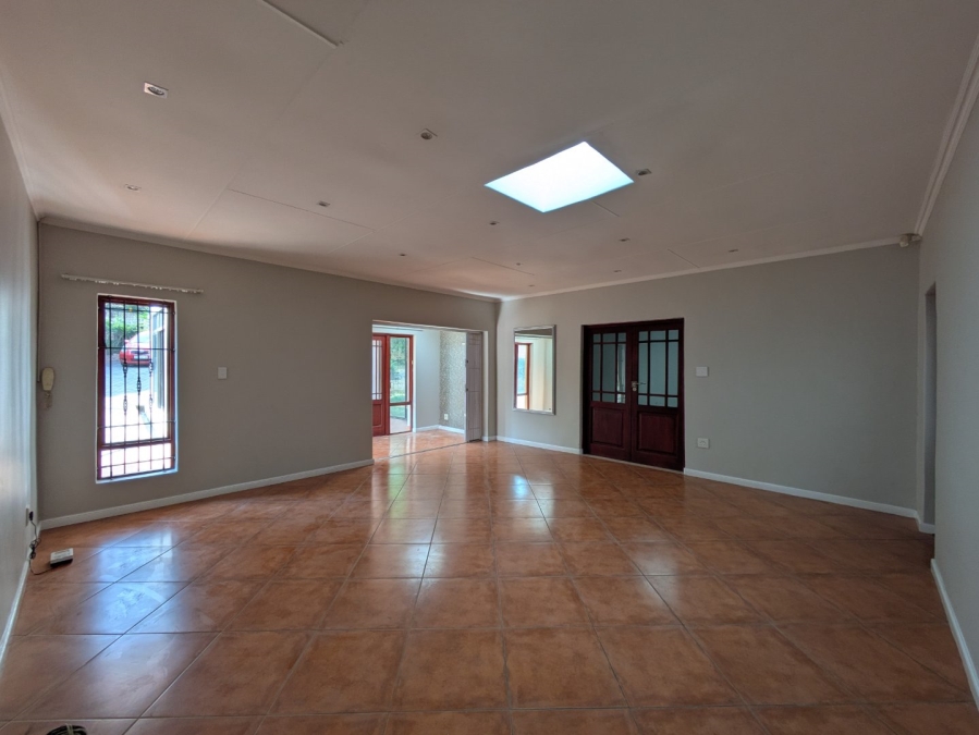 To Let 5 Bedroom Property for Rent in Weltevreden Park Gauteng