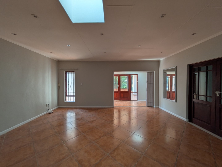 To Let 5 Bedroom Property for Rent in Weltevreden Park Gauteng