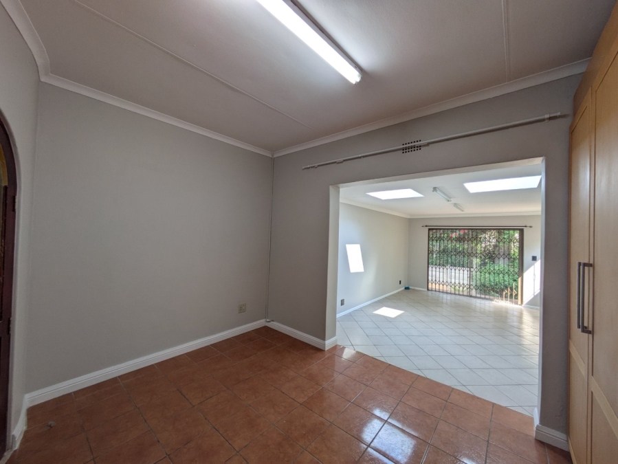 To Let 5 Bedroom Property for Rent in Weltevreden Park Gauteng