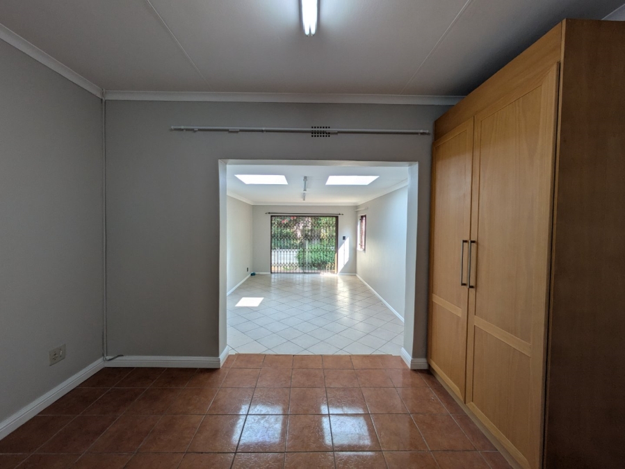 To Let 5 Bedroom Property for Rent in Weltevreden Park Gauteng