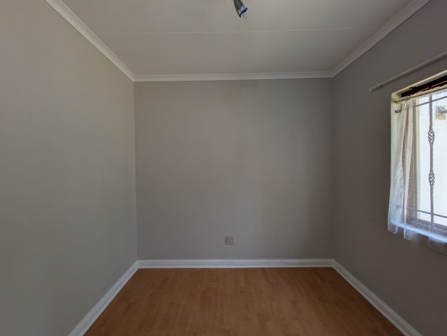 To Let 5 Bedroom Property for Rent in Weltevreden Park Gauteng