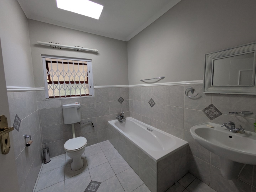 To Let 5 Bedroom Property for Rent in Weltevreden Park Gauteng