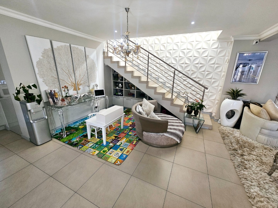 To Let 4 Bedroom Property for Rent in Midstream Estate Gauteng