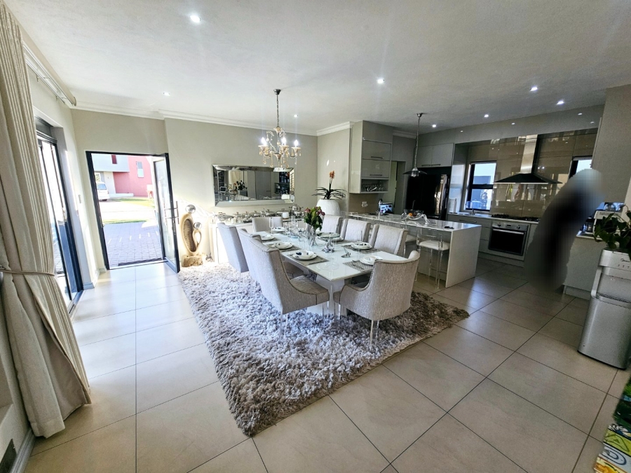 To Let 4 Bedroom Property for Rent in Midstream Estate Gauteng