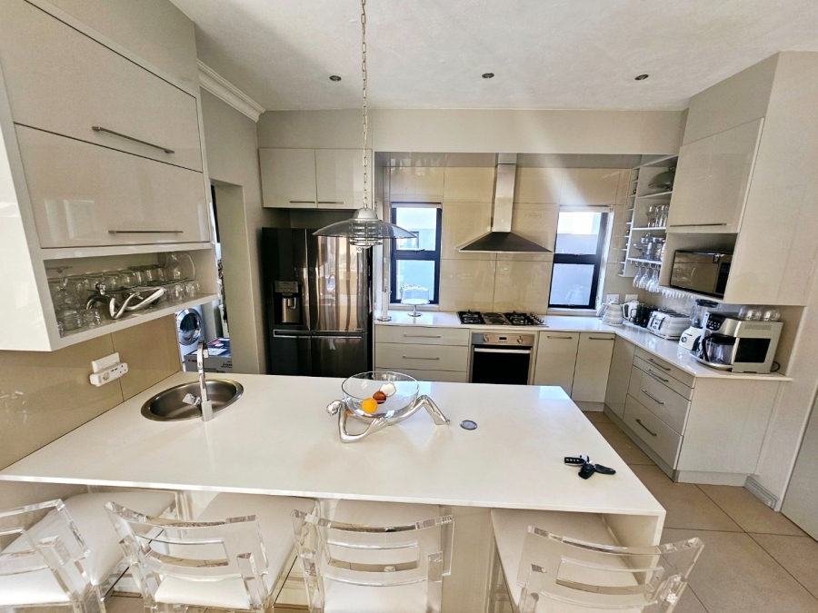 To Let 4 Bedroom Property for Rent in Midstream Estate Gauteng