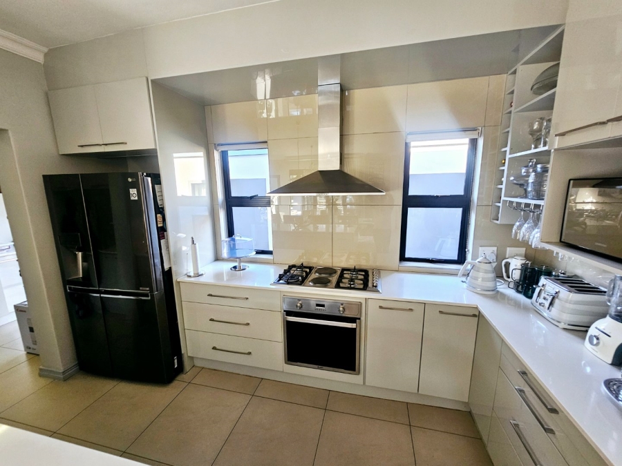 To Let 4 Bedroom Property for Rent in Midstream Estate Gauteng