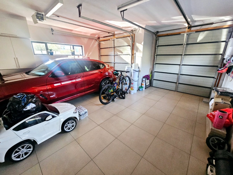 To Let 4 Bedroom Property for Rent in Midstream Estate Gauteng