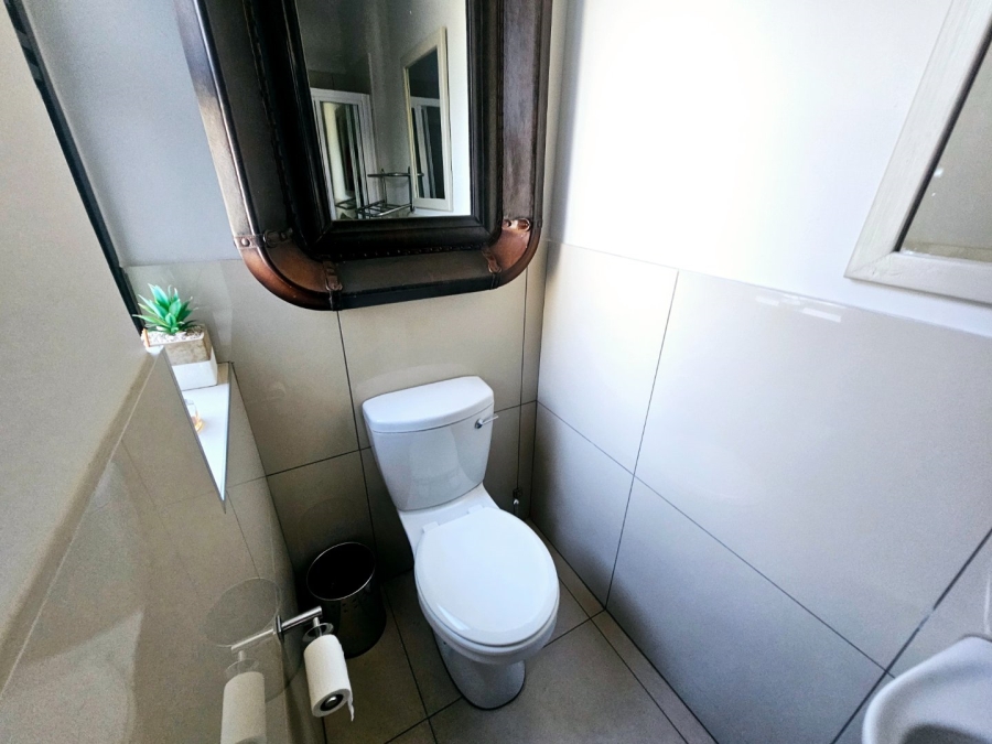 To Let 4 Bedroom Property for Rent in Midstream Estate Gauteng