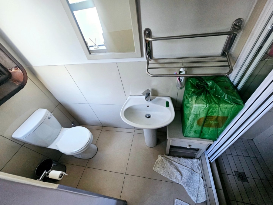 To Let 4 Bedroom Property for Rent in Midstream Estate Gauteng