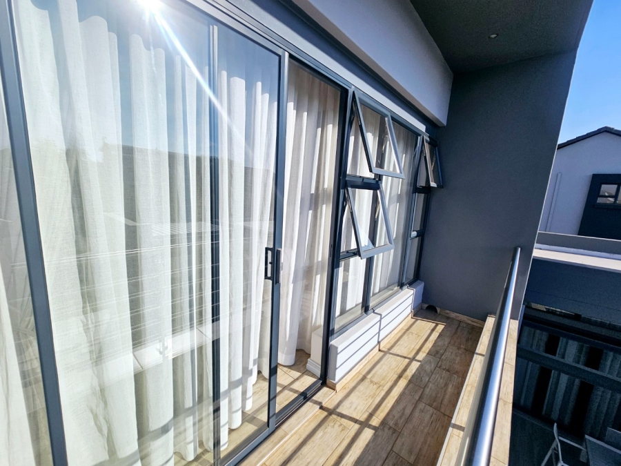 To Let 4 Bedroom Property for Rent in Midstream Estate Gauteng