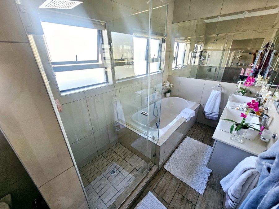 To Let 4 Bedroom Property for Rent in Midstream Estate Gauteng