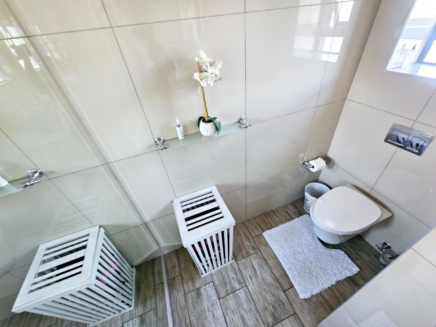 To Let 4 Bedroom Property for Rent in Midstream Estate Gauteng