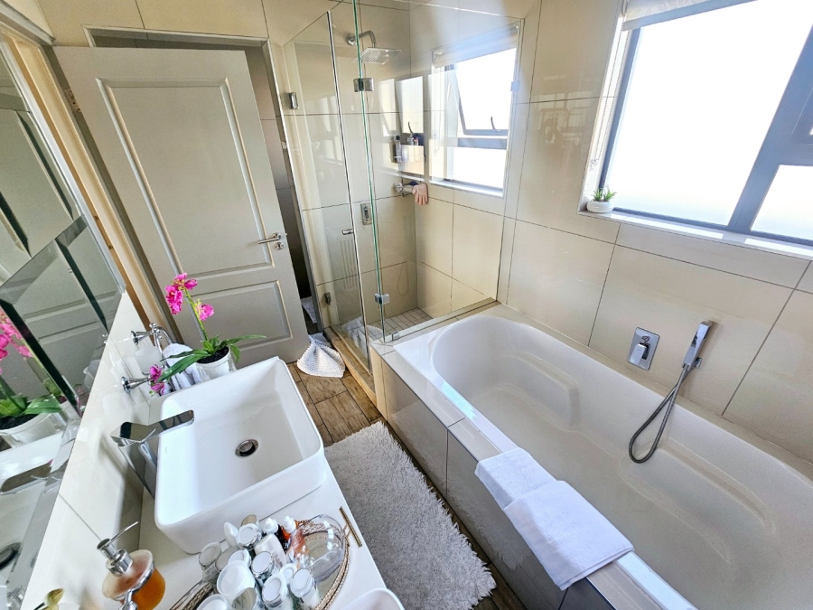 To Let 4 Bedroom Property for Rent in Midstream Estate Gauteng