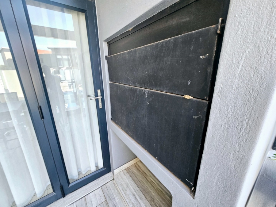 To Let 4 Bedroom Property for Rent in Midstream Estate Gauteng