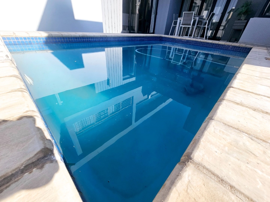 To Let 4 Bedroom Property for Rent in Midstream Estate Gauteng