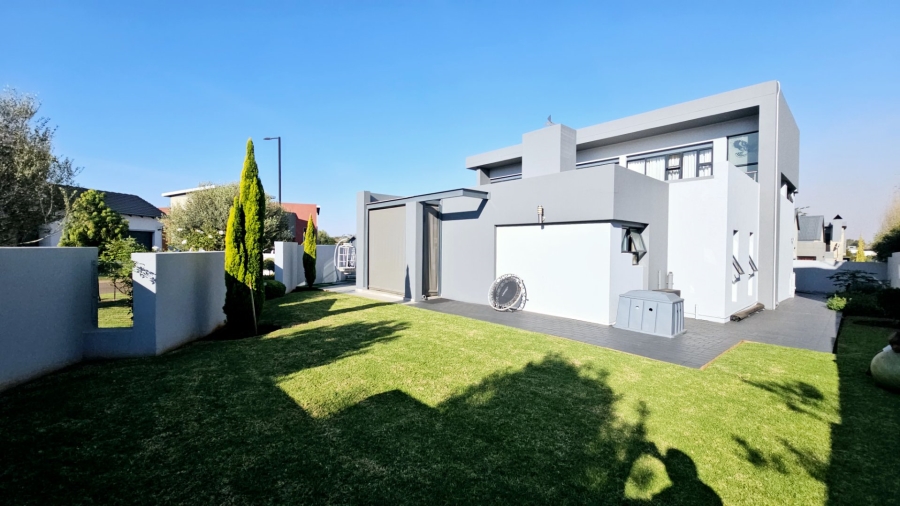 To Let 4 Bedroom Property for Rent in Midstream Estate Gauteng