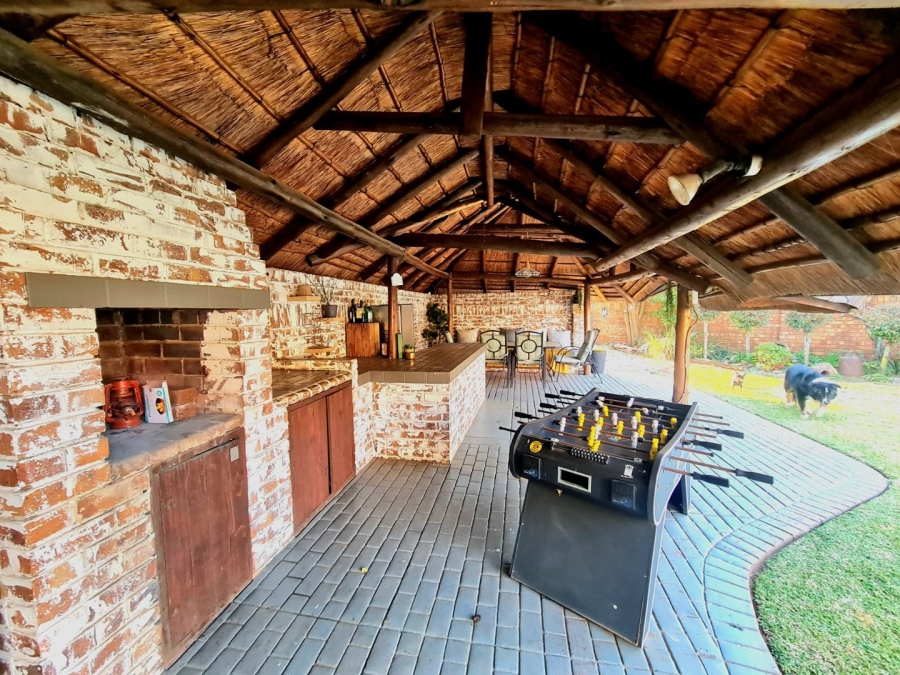 5 Bedroom Property for Sale in Eldoraigne Gauteng