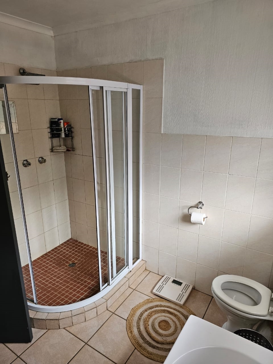 5 Bedroom Property for Sale in Eldoraigne Gauteng