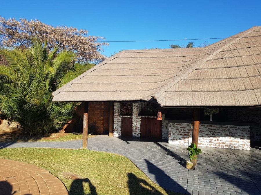 5 Bedroom Property for Sale in Eldoraigne Gauteng