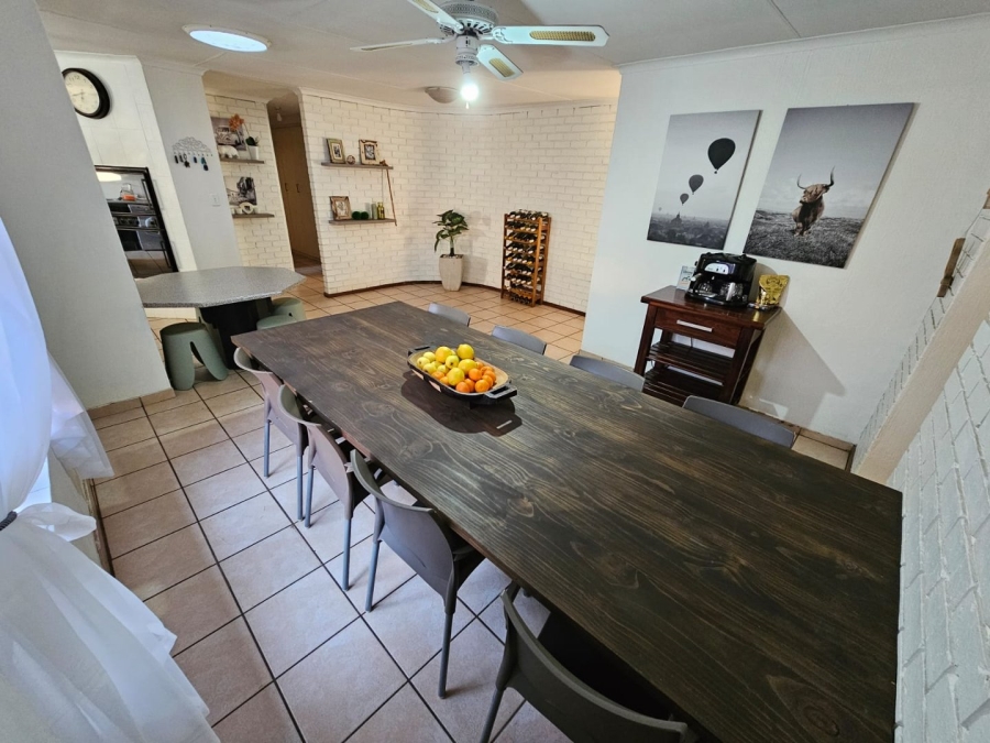5 Bedroom Property for Sale in Eldoraigne Gauteng