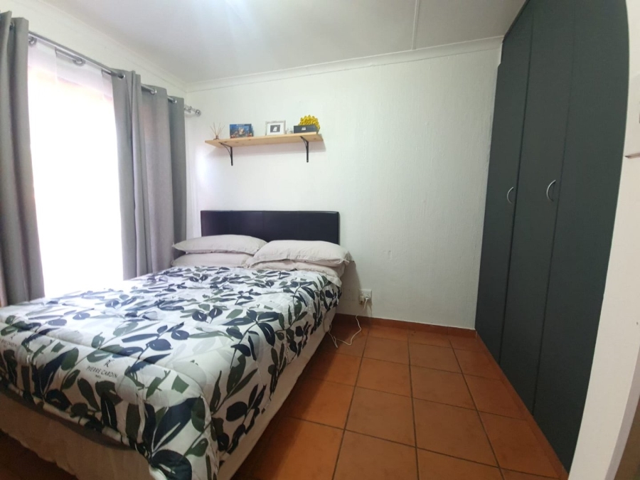5 Bedroom Property for Sale in Eldoraigne Gauteng