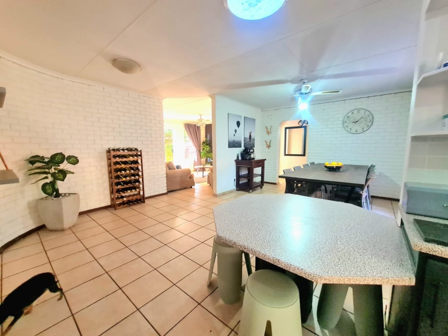 5 Bedroom Property for Sale in Eldoraigne Gauteng