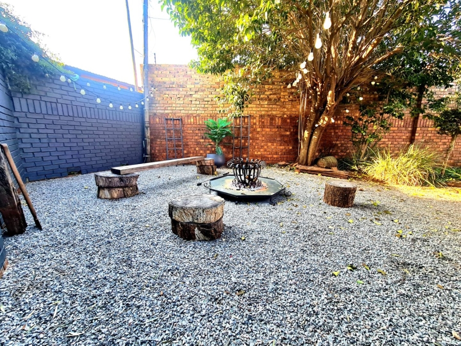 5 Bedroom Property for Sale in Eldoraigne Gauteng
