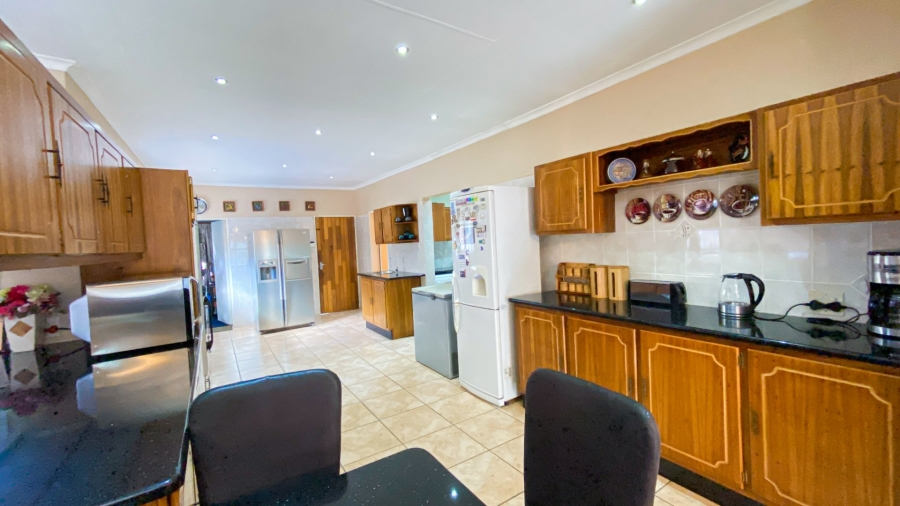 7 Bedroom Property for Sale in Ninapark Gauteng