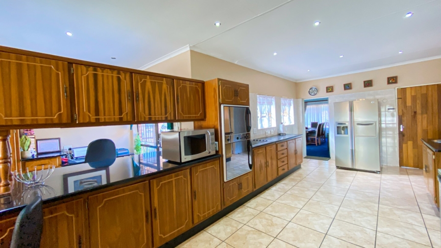 7 Bedroom Property for Sale in Ninapark Gauteng
