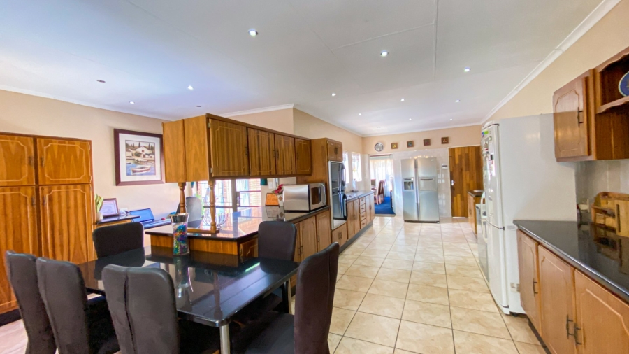 7 Bedroom Property for Sale in Ninapark Gauteng