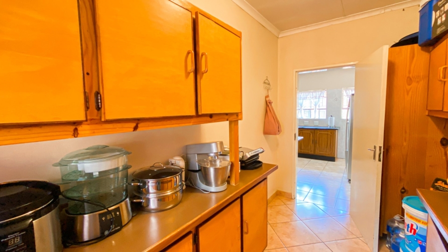 7 Bedroom Property for Sale in Ninapark Gauteng