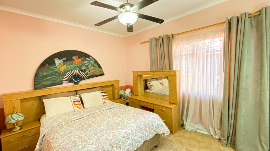 7 Bedroom Property for Sale in Ninapark Gauteng