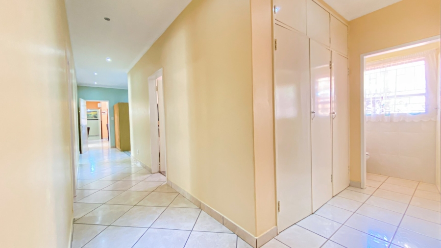 7 Bedroom Property for Sale in Ninapark Gauteng