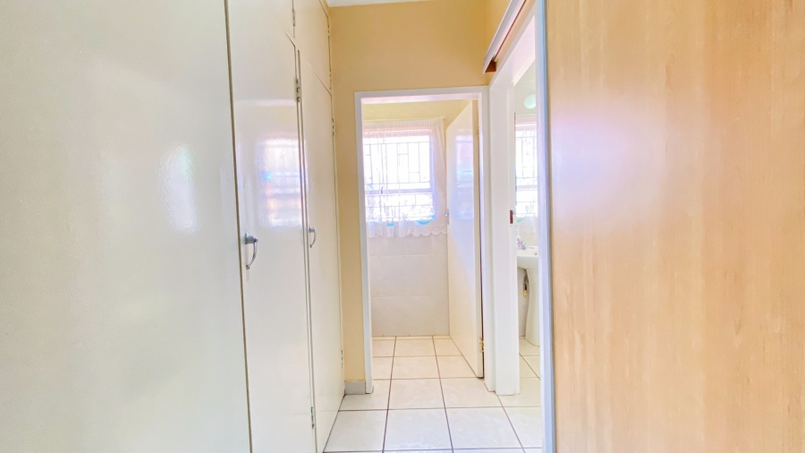 7 Bedroom Property for Sale in Ninapark Gauteng