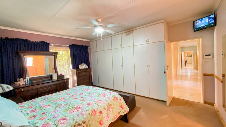7 Bedroom Property for Sale in Ninapark Gauteng