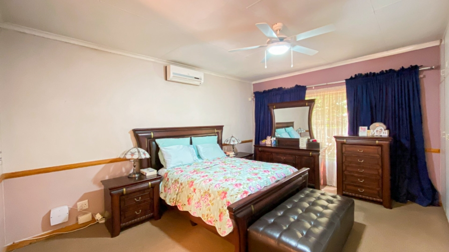 7 Bedroom Property for Sale in Ninapark Gauteng