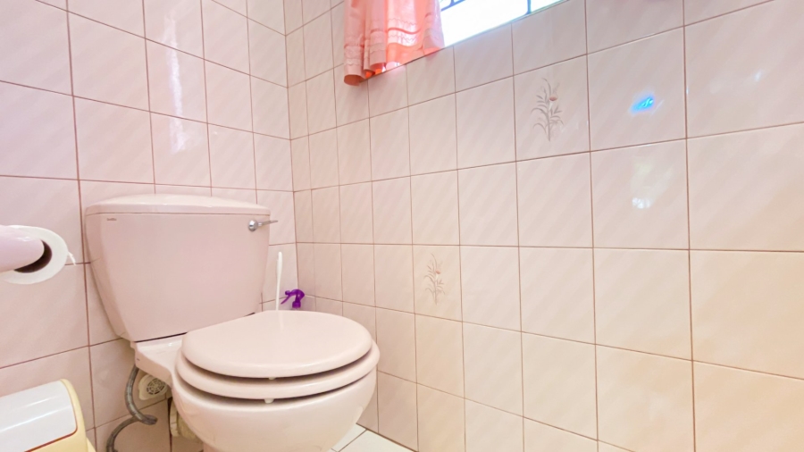 7 Bedroom Property for Sale in Ninapark Gauteng