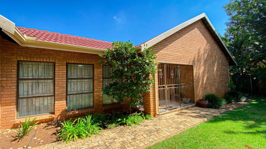 7 Bedroom Property for Sale in Ninapark Gauteng
