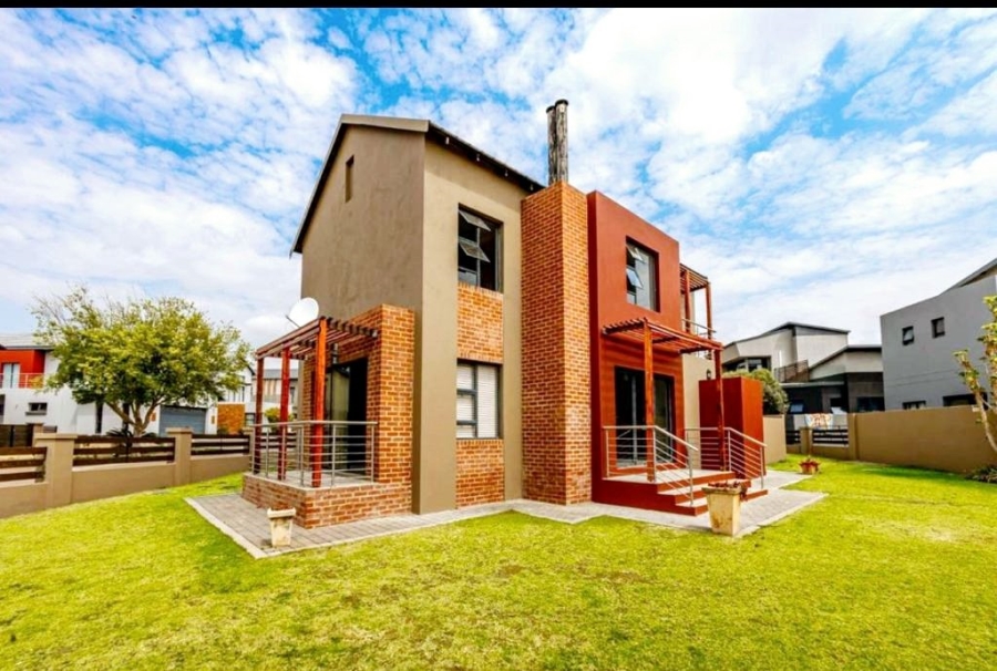 To Let 3 Bedroom Property for Rent in Copperleaf Estate Gauteng