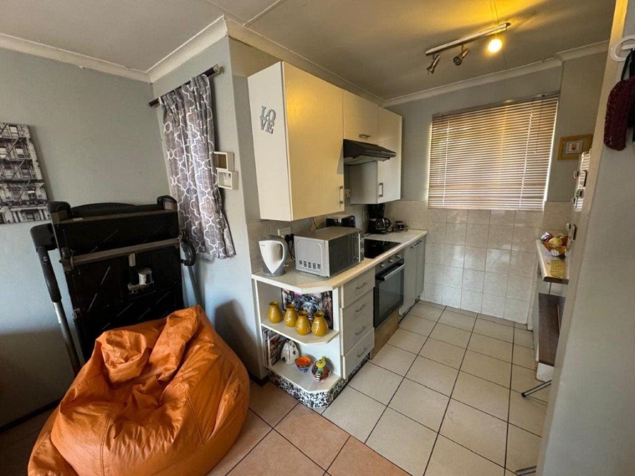 1 Bedroom Property for Sale in Glen Marais Gauteng