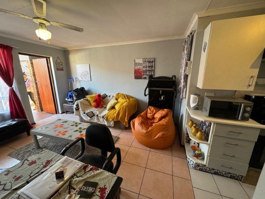 1 Bedroom Property for Sale in Glen Marais Gauteng