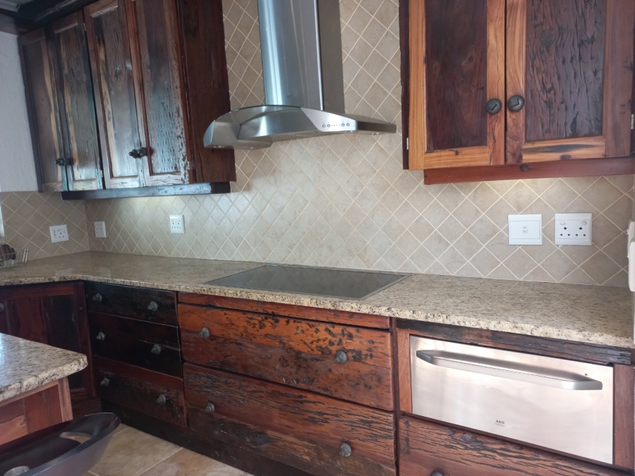 To Let 6 Bedroom Property for Rent in Morningside Manor Gauteng